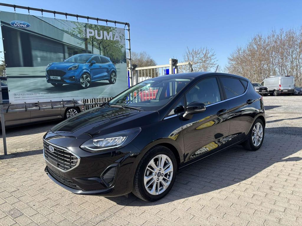 Ford Fiesta EcoBoost 125pk mHEV Titanium / Weinig km's, https://public.car-pass.be/vhr/47352cfc-38c7-4da0-9457-7e43d33510c0, Stof