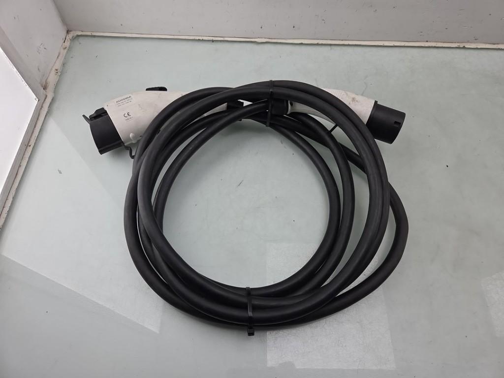 DIVERSEN Oplaadkabel elektrische auto Fiat 500 (312), Auto-onderdelen, FCA Germany GmbH, Gebruikt, IPC D1-09 Bahnhofsplatz
65423  Rüsselsheim am Main, DE