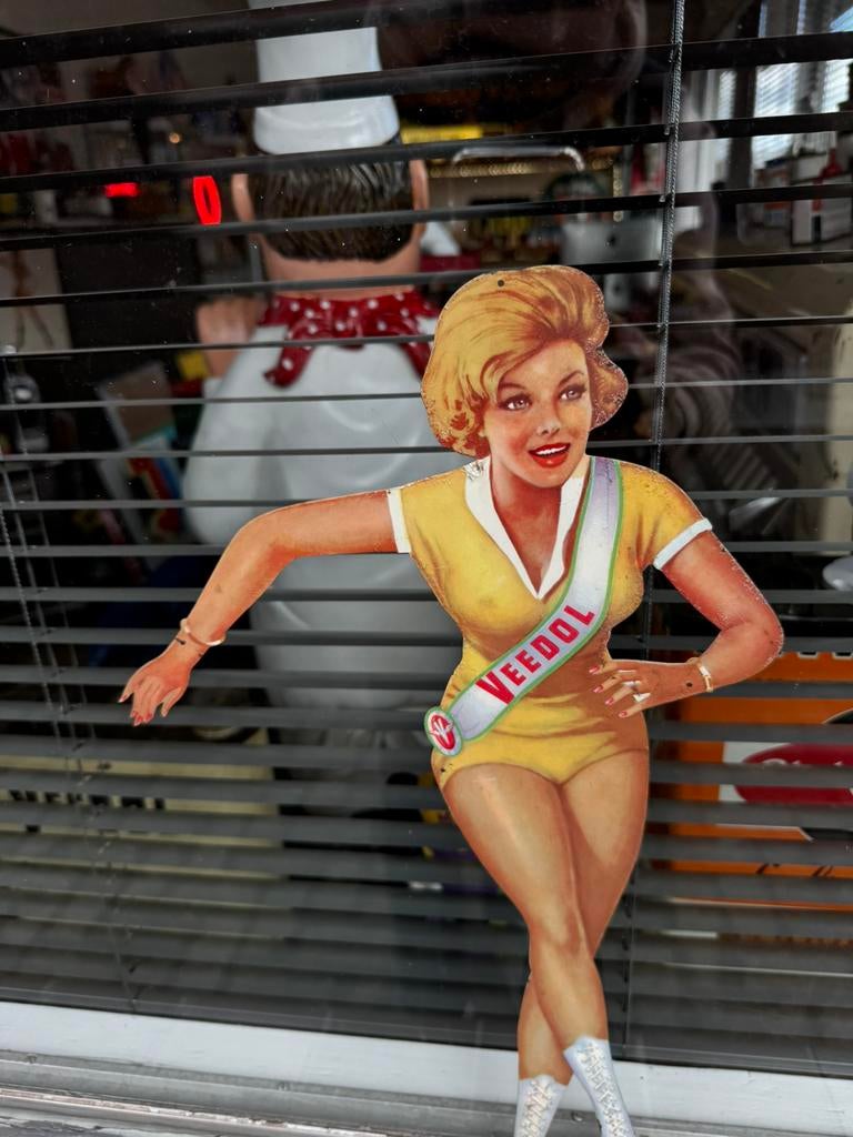 Ancienne publicité Veedol Pin Up, Collections, Marques & Objets publicitaires, Enlèvement, Utilisé, Panneau publicitaire