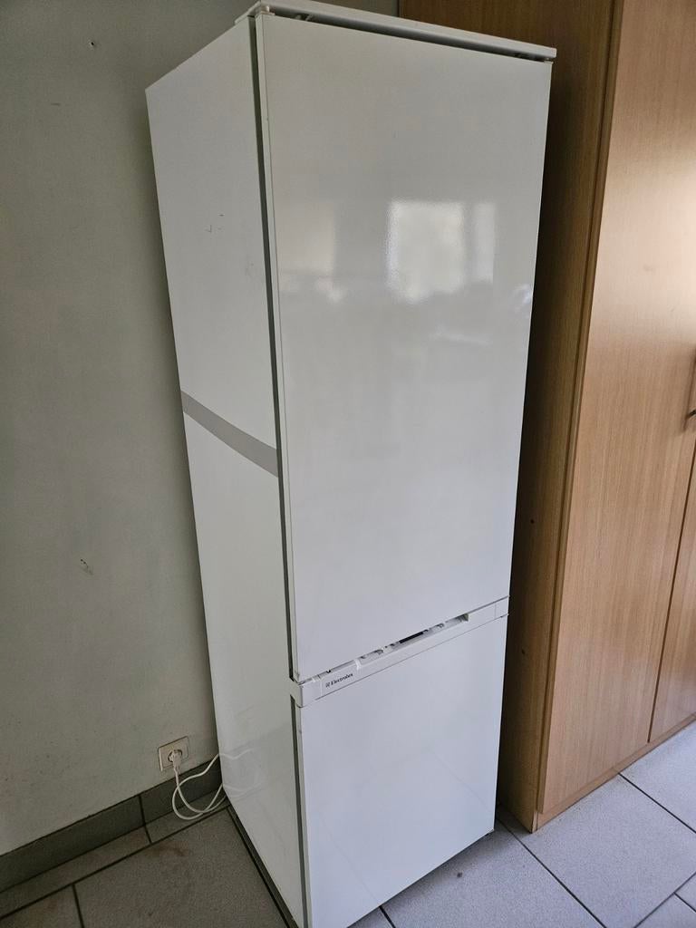 Goedwerkende koelkast met diepvriesschuiven Electrolux A+, Ophalen, Gebruikt, 200 liter of meer, Met aparte vriezer
