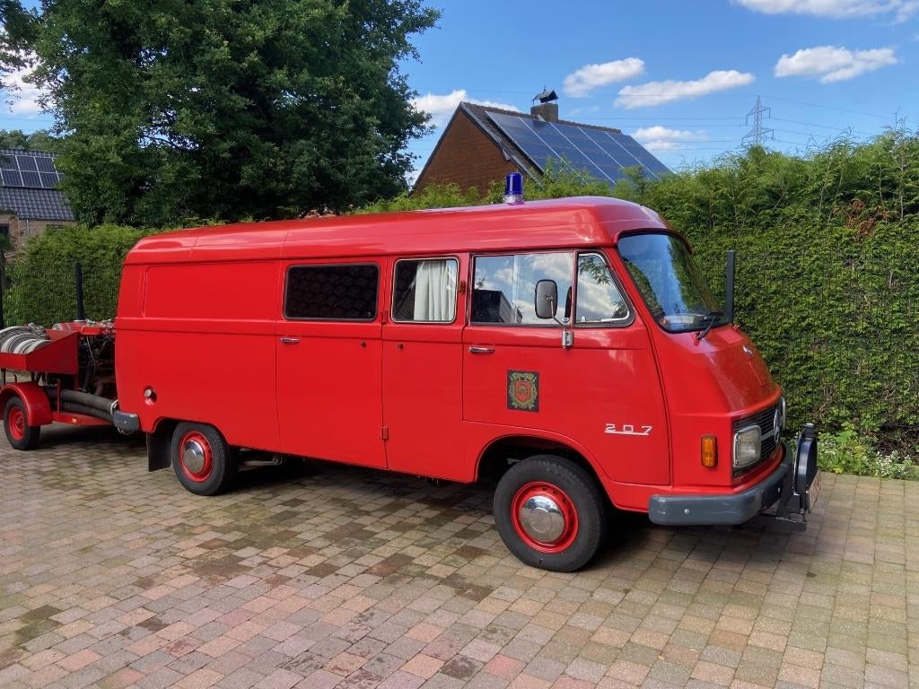 Camper / brandweerbus, Auto's, Oldtimers, Particulier, Mercedes-Benz, Benzine, 5 deurs, Handgeschakeld, Rood
