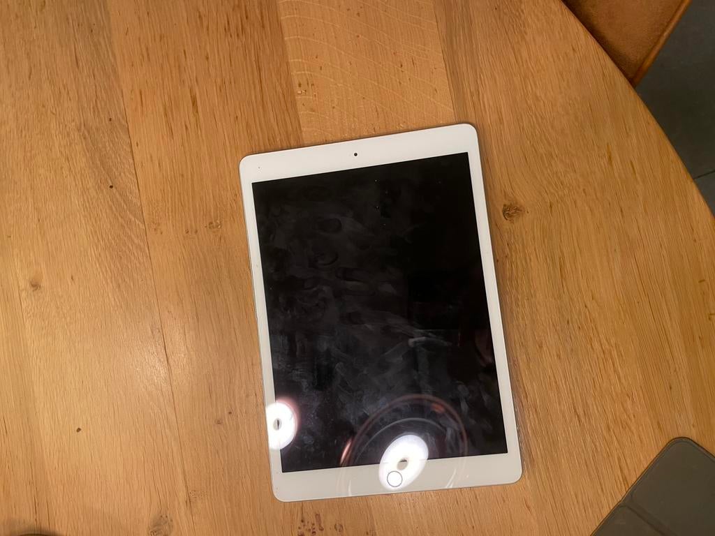 Ipad 8th generetion 2020, Computers en Software, Apple iPads, Ophalen, Refurbished, 128 GB, Wi-Fi