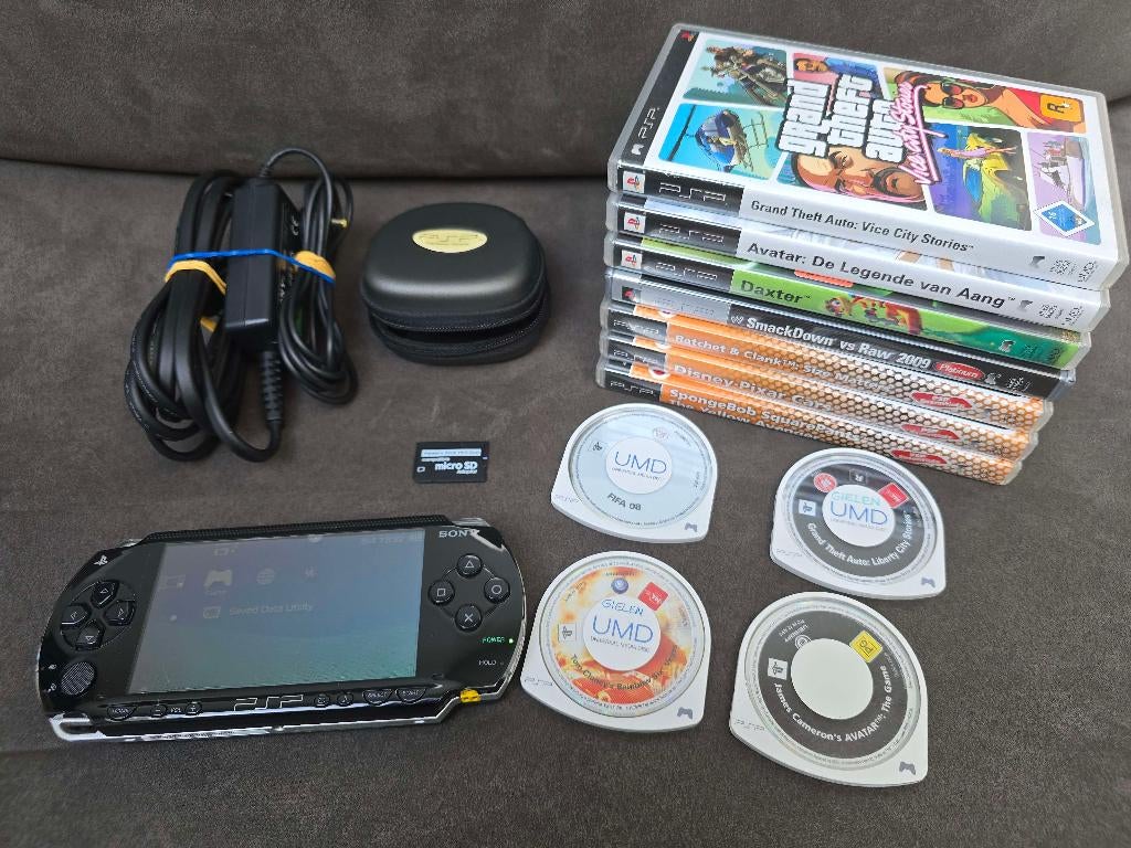 PSP 1000 met 11 Games en 8 GB homebrew memory card, Consoles de jeu & Jeux vidéo, Enlèvement ou Envoi, Utilisé, PSP, Avec jeux