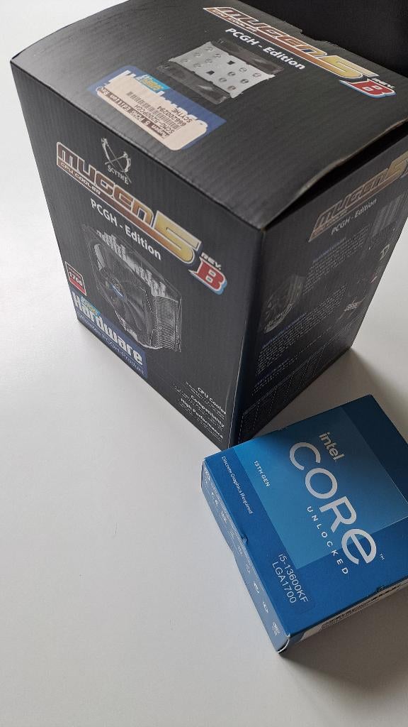 Nieuw en ongeopende Intel  i5-13600KF met SCYTHE MUGEN 5, Lga1700, Nieuw, Ophalen of Verzenden, 16-core