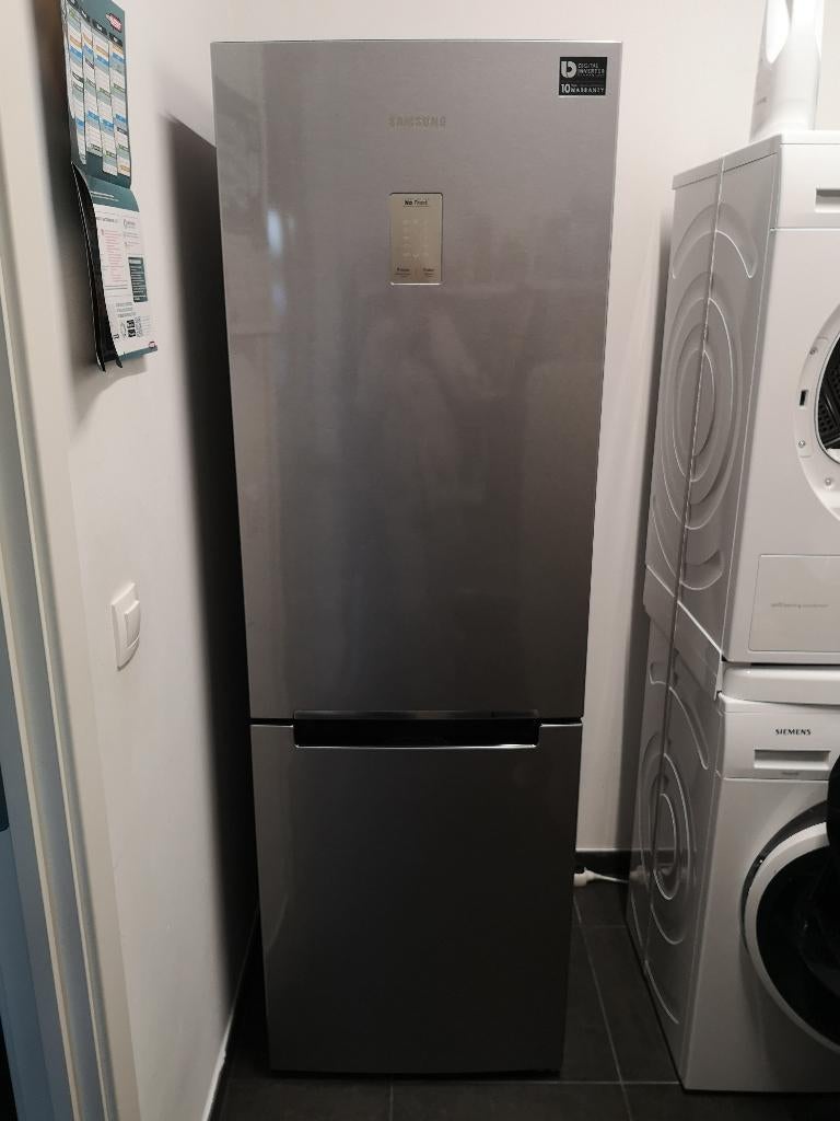 Réfrigérateur-congélateur Samsung RB33N340NSA/EF, Electroménager, Réfrigérateurs & Frigos, Avec compartiment congélateur, 200 litres ou plus