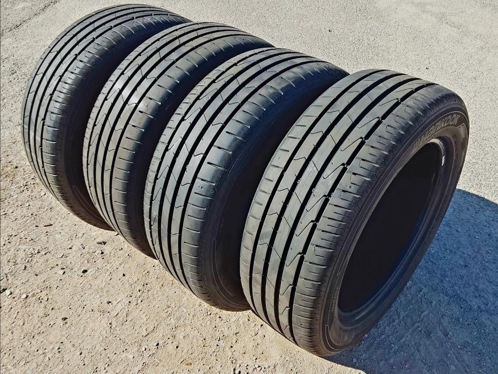 Très bons pneus été 205/55-16 avec 6,5 - 7 mm de profil, Autos : Pièces & Accessoires, Pneus & Jantes, 16 pouces, Pneus été, 205 mm