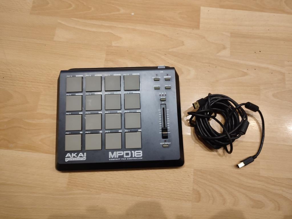 Akai mpd 18, Muziek en Instrumenten, Ophalen