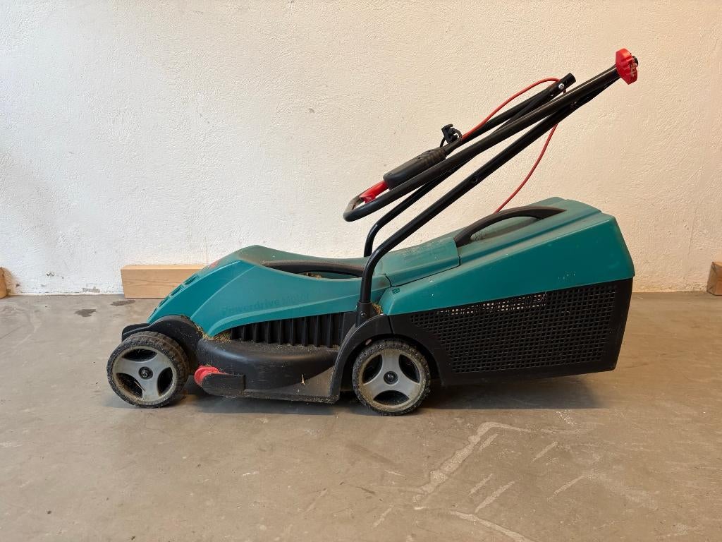Bosch grasmachine ARM 3200, Jardin & Terrasse, Tondeuses à gazon, Tondeuse rotative, 30 à 39 cm, Enlèvement, Utilisé