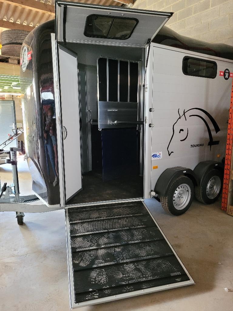 Van 2 chv cheval liberté pont avant, Dieren en Toebehoren, Paarden en Pony's | Trailers en Aanhangwagens, Ophalen of Verzenden