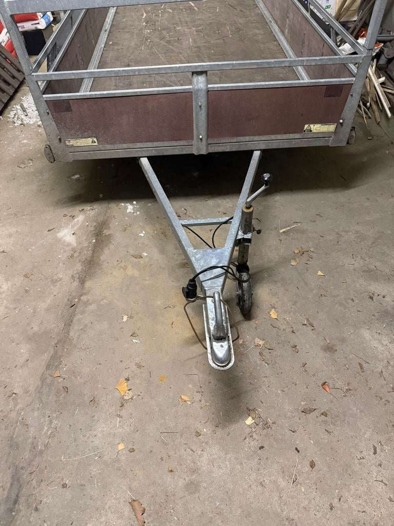 Dubbelas aanhangwagen, Ophalen, Zo goed als nieuw