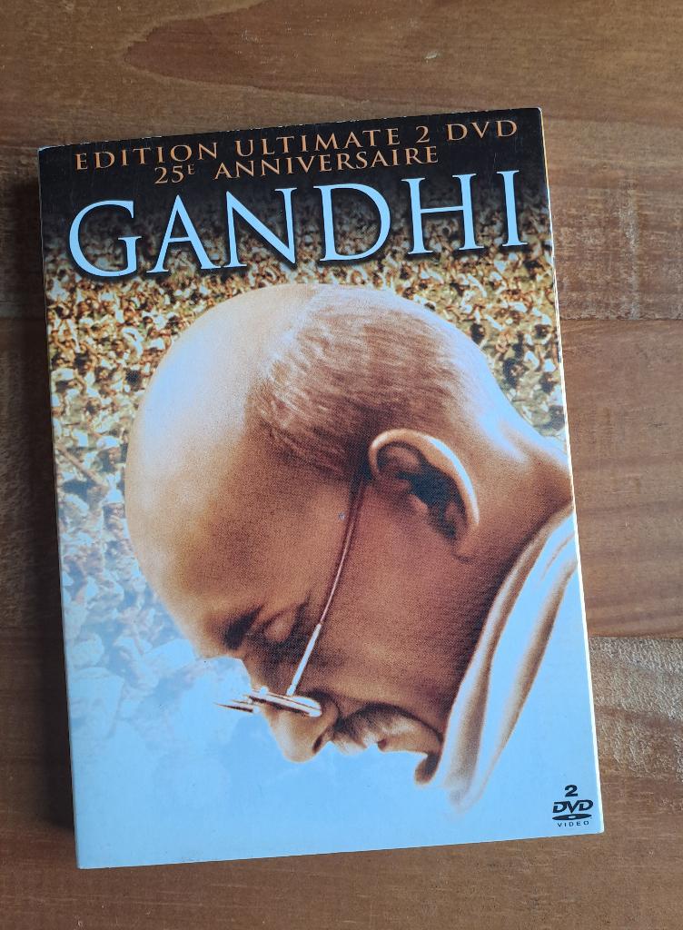 Gandhi - Ben Kingsley - édition collector 2 dvd, Cd's en Dvd's, Dvd's | Drama, Ophalen of Verzenden, Gebruikt, Waargebeurd drama