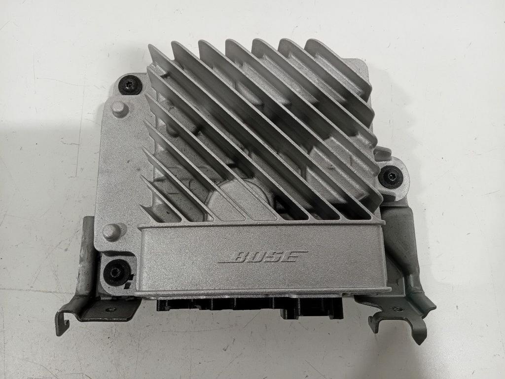 Versterker Renault Scénic, Enlèvement ou Envoi, Van der Ven Autorecycling B.V., Onderdelen@venauto.nl, Ettenseweg 76, 4706 PB Roosendaal, The Netherlands