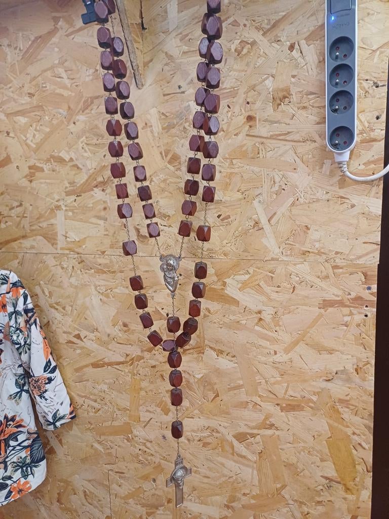 Grand chapelet, Antiquités & Art