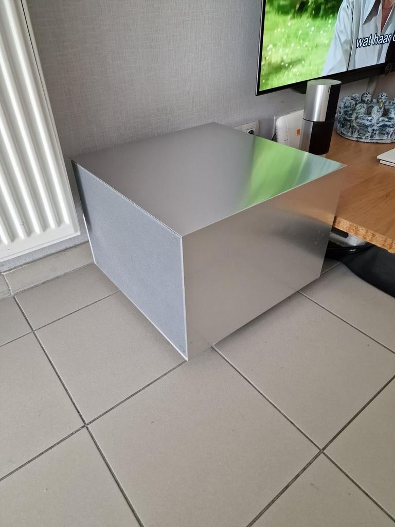 Caisson de basses individuel HighLine Loewe, TV, Hi-fi & Vidéo, Enlèvement, Utilisé