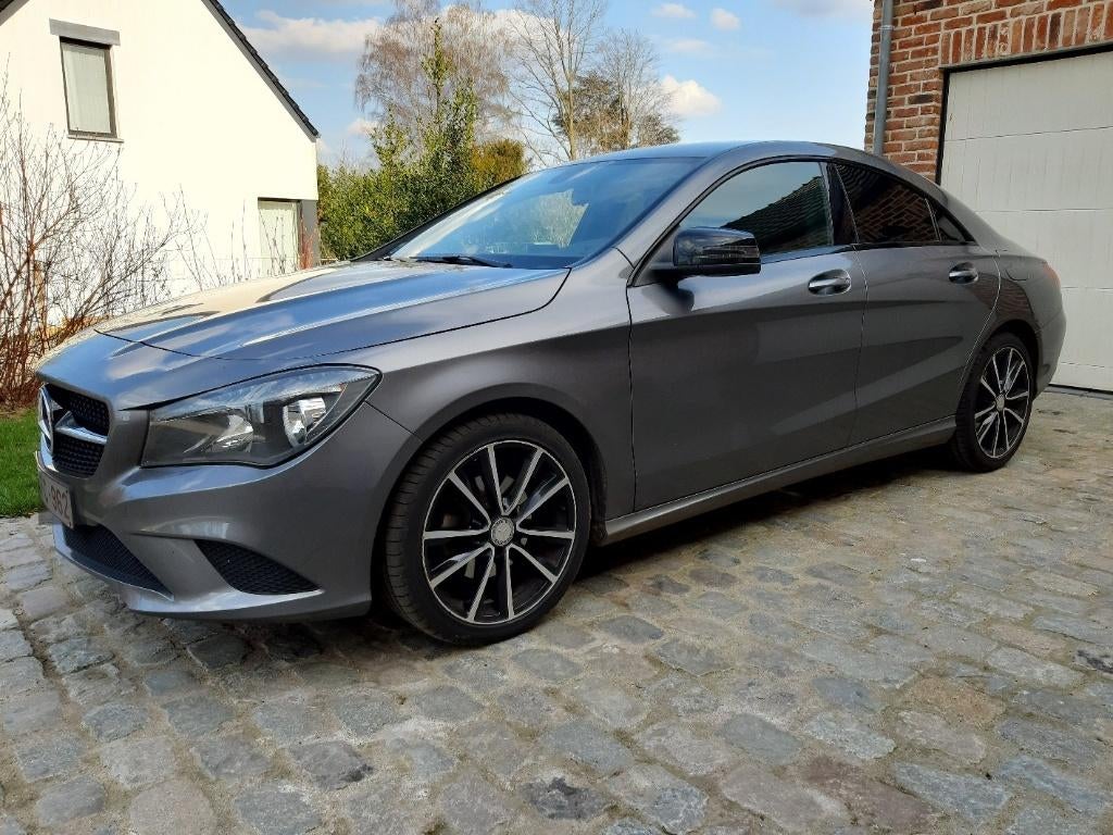 MERCEDES CLA 200 CDI URBAN LINE, Autos, 100 kW, Achat, Entretenue par le concessionnaire, Noir