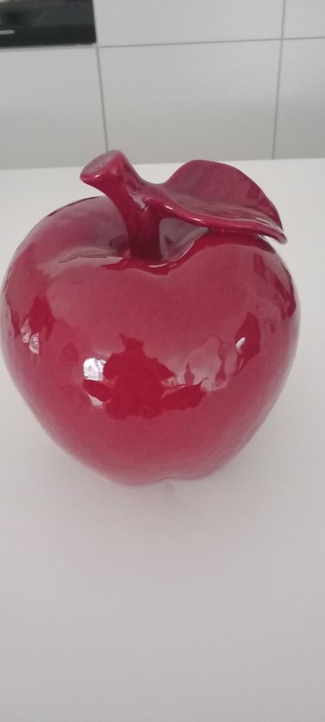 Mooie  decoratie, rode appel van Rasteli., Ophalen, Steen, Zo goed als nieuw, Minder dan 50 cm