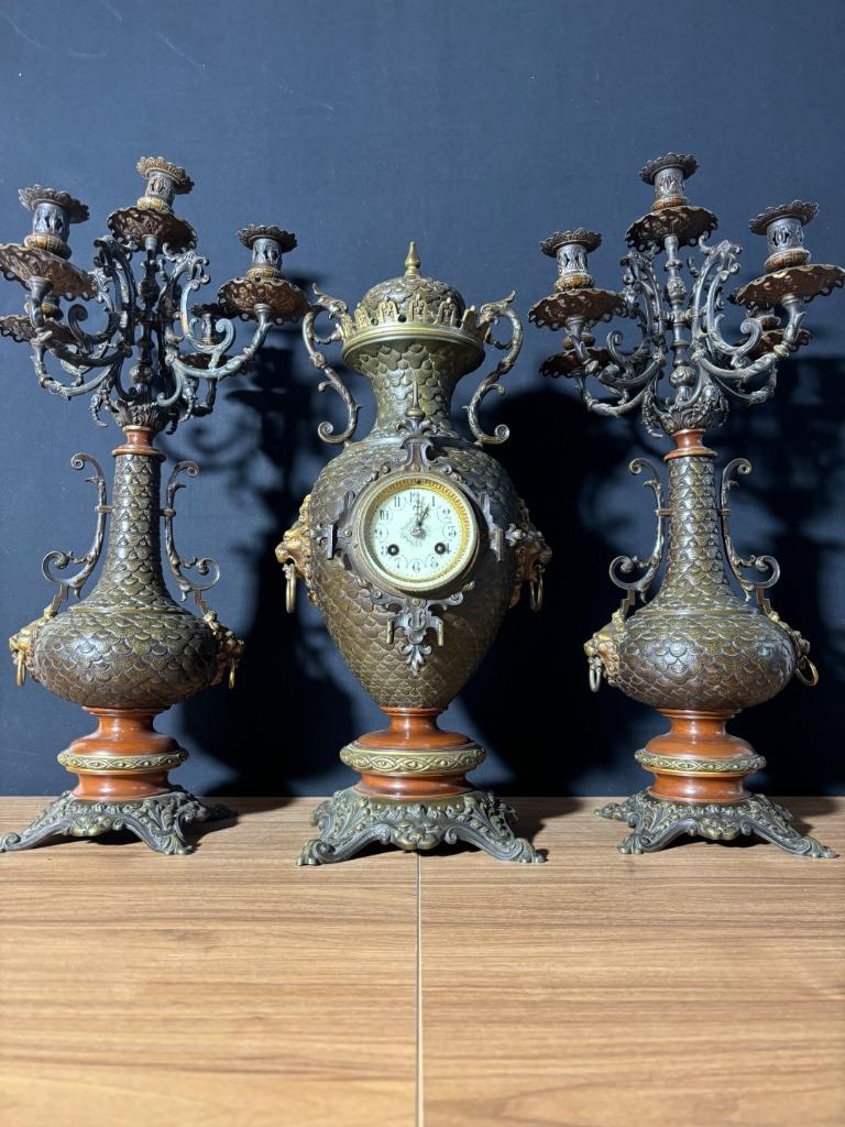 (78) Antieke Franse Empire Stijl Vaaspendule met kandelaren, Antiek en Kunst, Ophalen of Verzenden