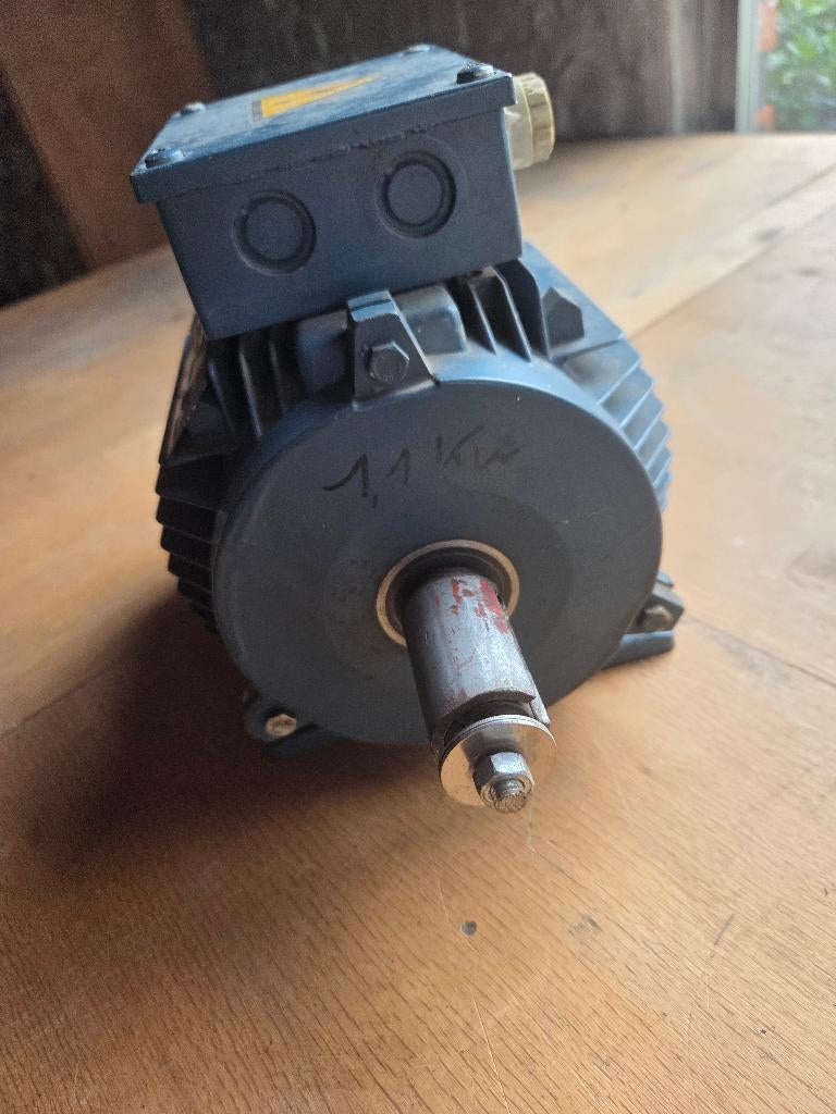 Electrische motor 1.1 KW, Ophalen, Gebruikt