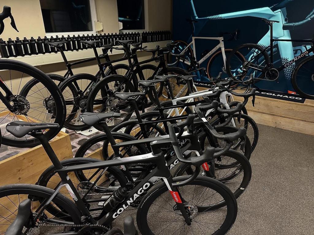 Uitverkoop .!! COLNAGO V4Rs — Het wapen van de WorldTour,, Vélos & Vélomoteurs, Vélos | Vélos de course, Enlèvement, Comme neuf