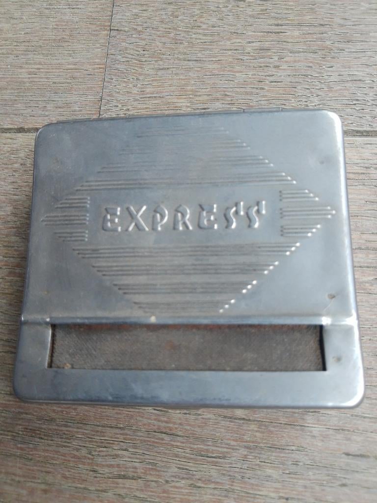 Tabaksdoosje om zelf sigaretten te rollen, Ophalen of Verzenden, Zo goed als nieuw