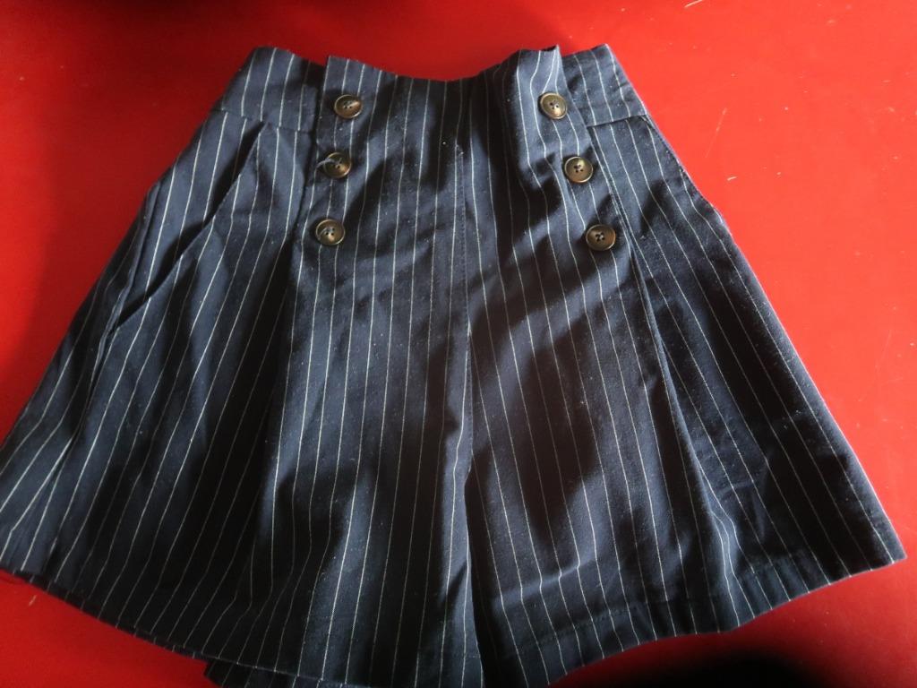 korte broek dames Pull & bear maat 26 streepjes met elastiek, Kleding | Dames, Broeken en Pantalons, Kort, Blauw, Ophalen of Verzenden