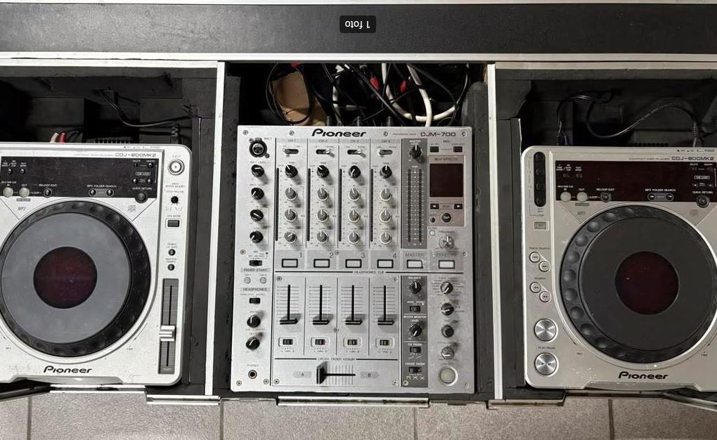 2x CDJ-800 MK2 CD-spelers en een Pioneer DJM-700 mengtafel, Musique & Instruments, DJ sets & Platines, Utilisé, DJ-Set, Pioneer