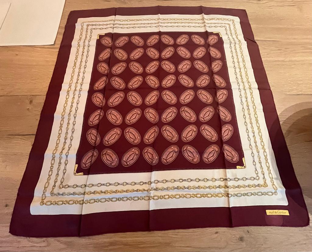 Foulard Cartier must de Cartier, Cartier, Ophalen, Gedragen