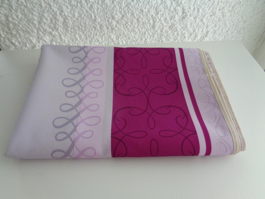 Nappe imprimée. Anti taches 150 X 300 cm, Enlèvement ou Envoi, Utilisé, Rectangle, Intérieur