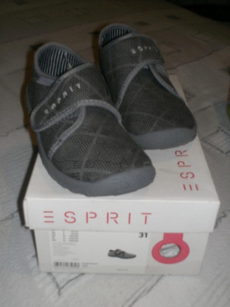 pantoffeltjes Esprit maat 31, Ophalen, Zo goed als nieuw, Jongen, Overige typen