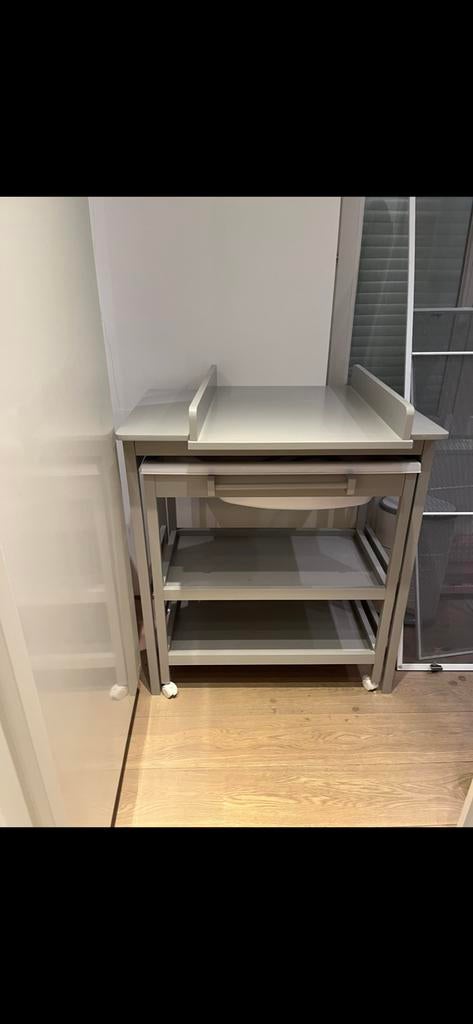 Verzorgingstafel, Enlèvement, Utilisé