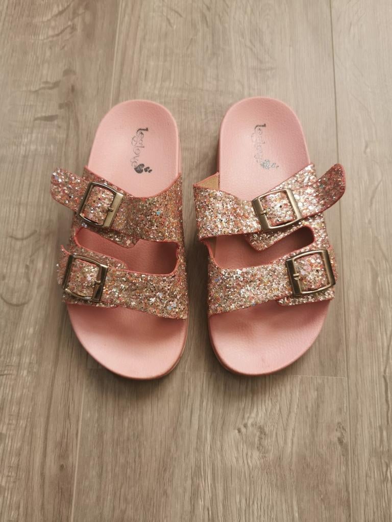 Roze glitter slippers - maat 32, Kinderen en Baby's, Kinderkleding | Schoenen en Sokken, Gebruikt, Overige typen, Meisje, Ophalen of Verzenden