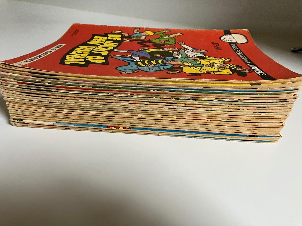 25 Jommeke albums- herdruk - ongekleurd., Boeken, Stripverhalen, Verzenden, Meerdere stripboeken, Gelezen, Jef Nys