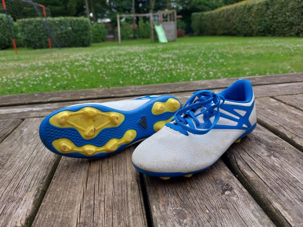 Chaussures de football Adidas taille 37 1/3, Sports & Fitness, Enlèvement, Utilisé, Chaussures