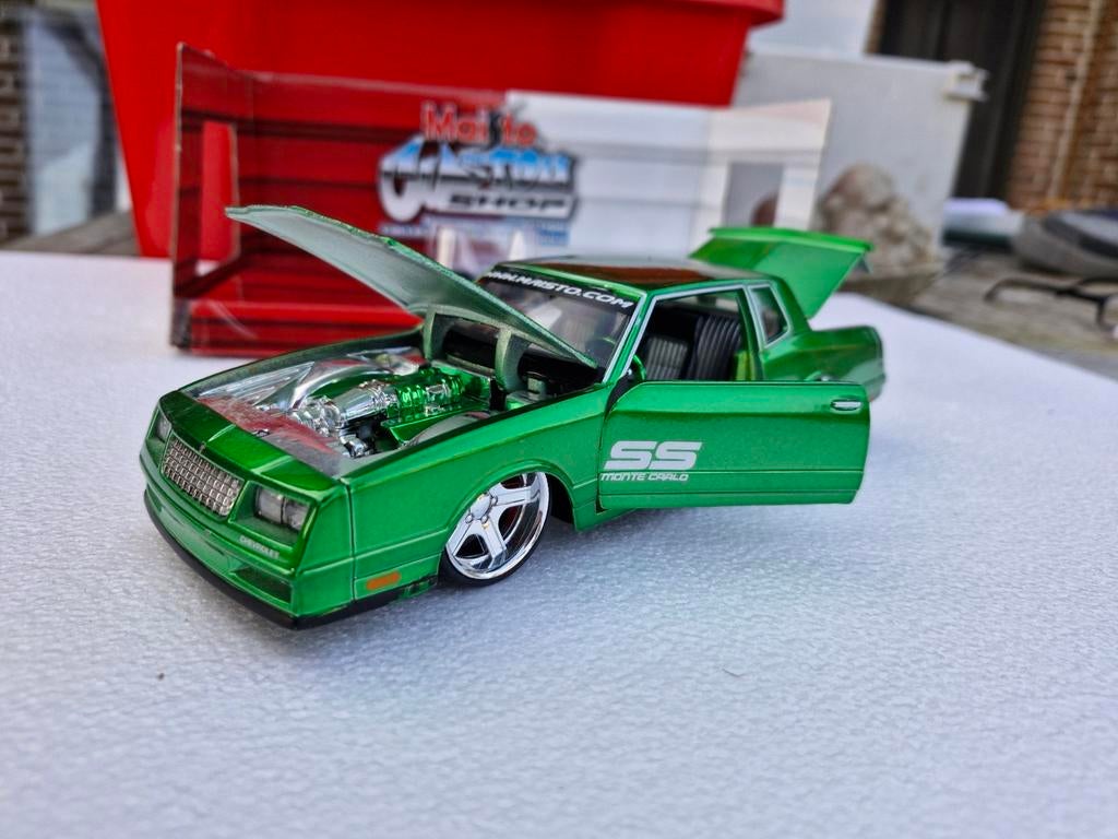 Chevrolet Monte Carlo SS 1986, Hobby & Loisirs créatifs, Voitures miniatures | 1:24, Comme neuf, Voiture, Maisto, Enlèvement ou Envoi