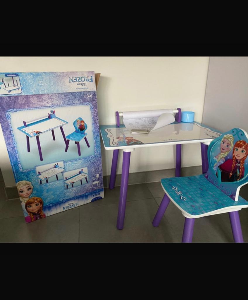 Tekentafeltje + stoeltje Frozen, Ophalen, Zo goed als nieuw, Tafel(s) en Stoel(en)