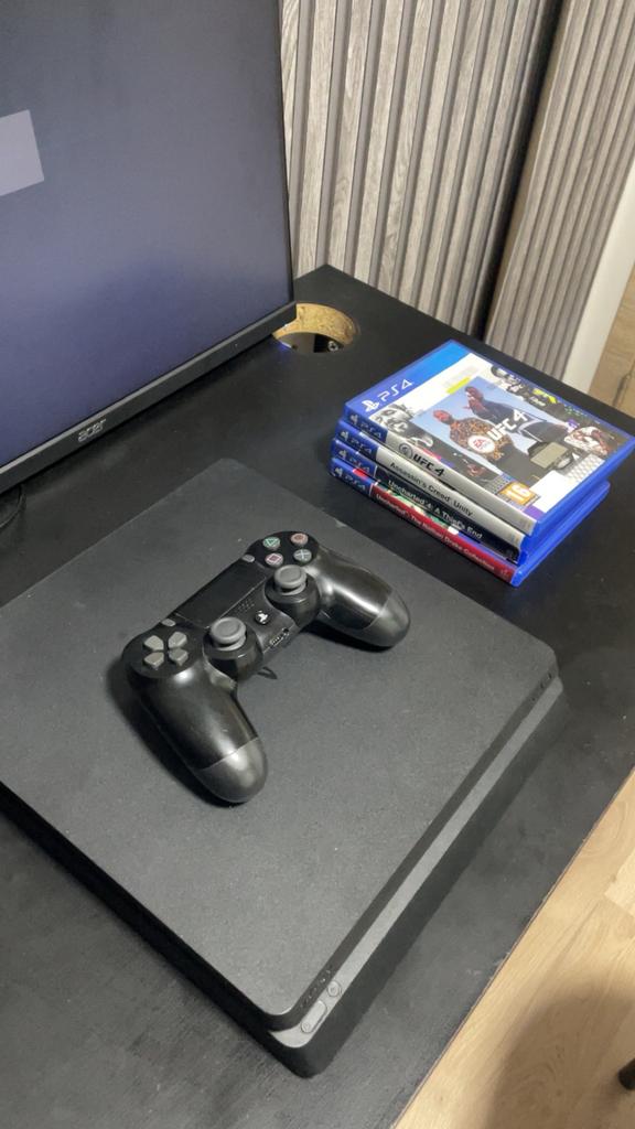 Ps4 slim 5 games, Games en Spelcomputers, Spelcomputers | Sony PlayStation 4, Zo goed als nieuw, Slim, Ophalen