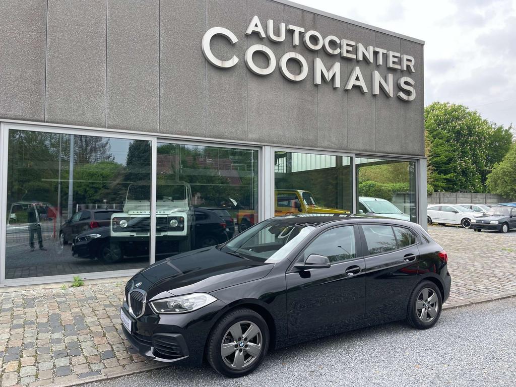 BMW 1 Serie 118 118iA OPF (16.074 + BTW) (bj 2020), Auto's, BMW, Automaat, Gebruikt, Zwart, Bedrijf