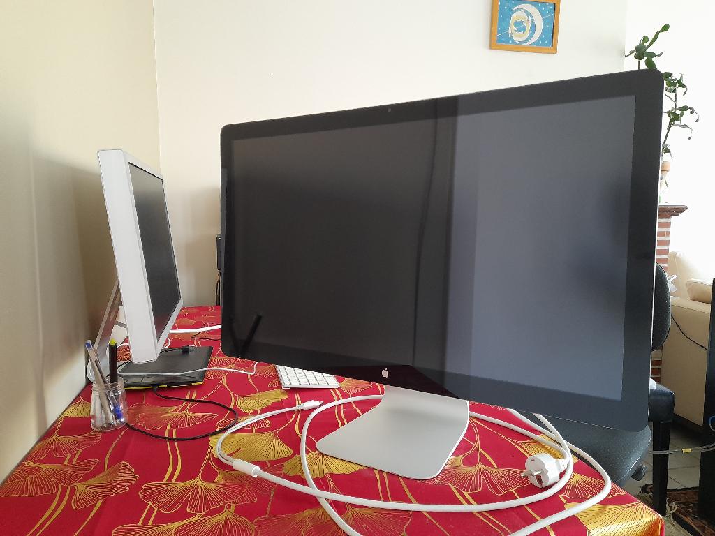 Apple Thunderbolt Display 27-inch, Computers en Software, Monitoren, Ophalen, Zo goed als nieuw, Apple, Thunderbolt