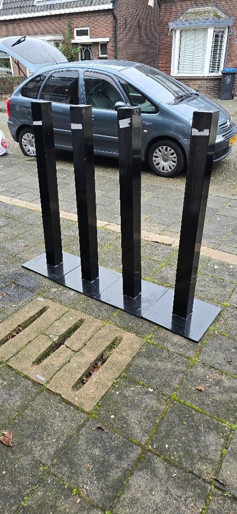 Te koop aangeboden 3 palen statieven bijna nieuw., Enlèvement ou Envoi, Neuf