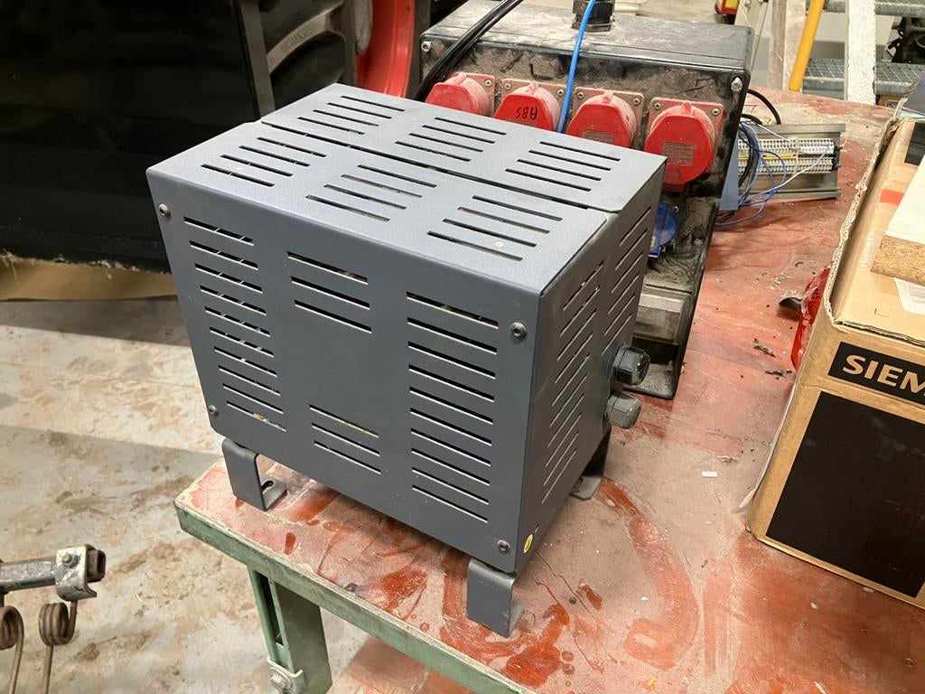 Transformator 230/400, 230/230…, Ophalen, Zo goed als nieuw