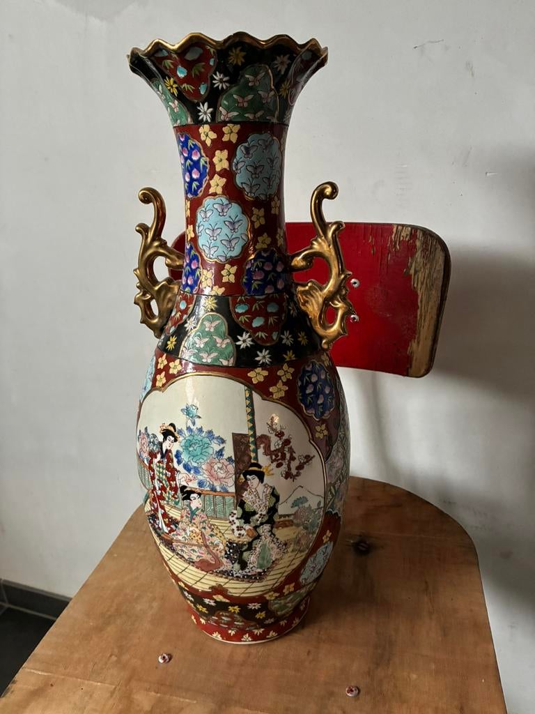 Vase ancien, Enlèvement