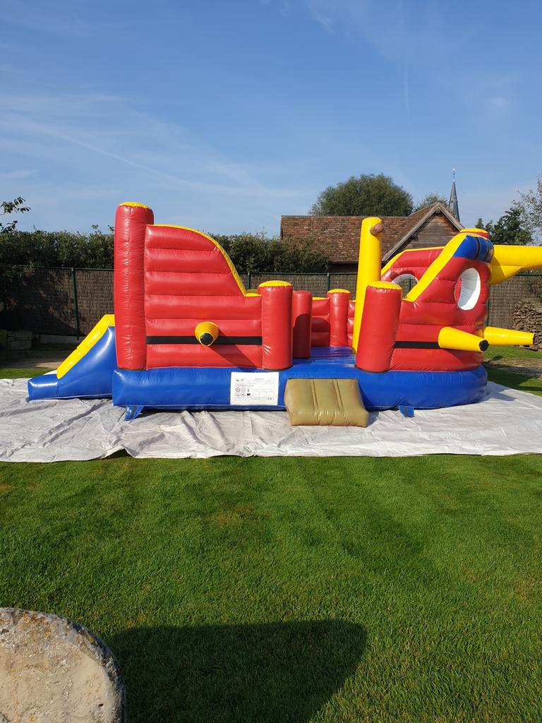 Stoere boot springkasteel, Hobby en Vrije tijd, Feestartikelen | Verhuur, Ophalen, Zo goed als nieuw