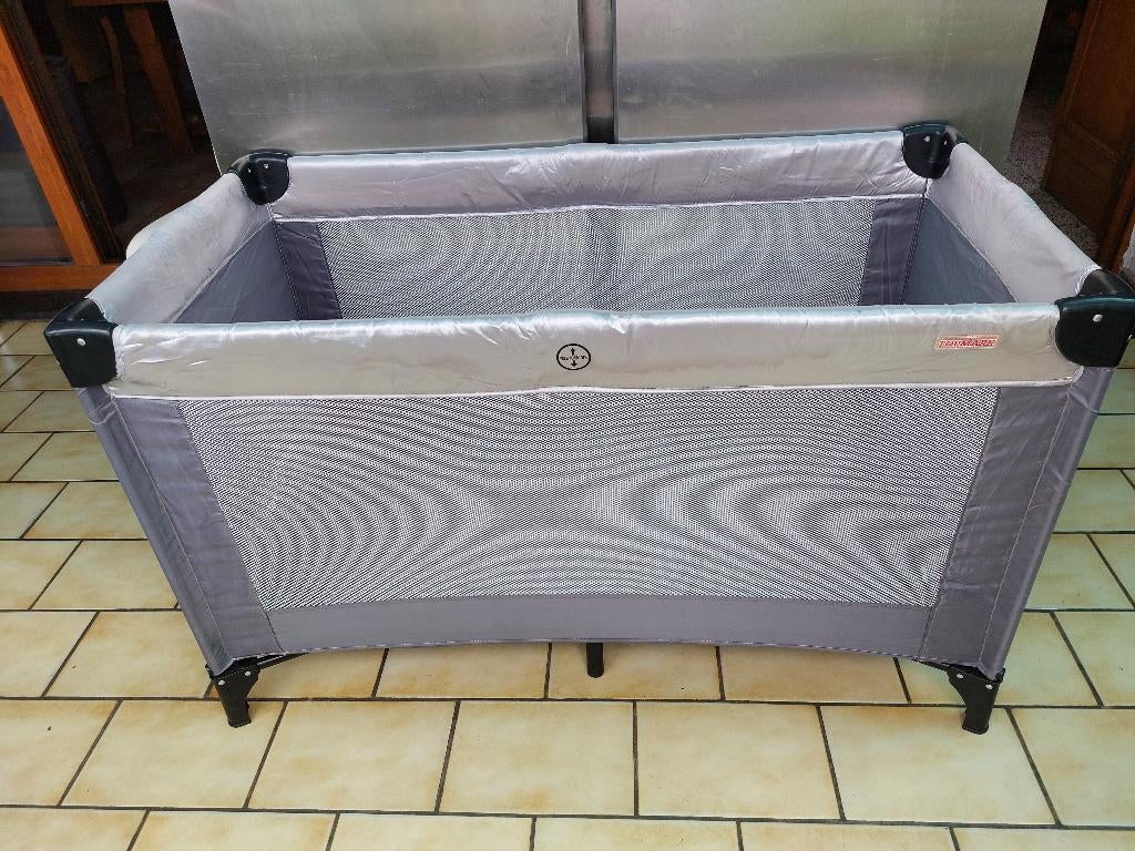 Lit de Voyage, Enlèvement, Comme neuf, Lit de voyage