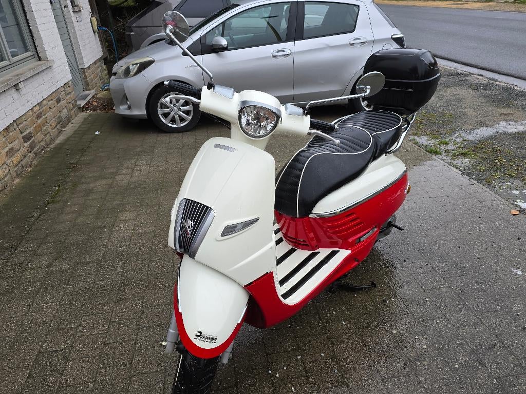 Peugeot Django 50cc – Klasse B – Slechts 2000 km, Fietsen en Brommers, Scooters | Peugeot, Ophalen, Gebruikt, Overige modellen