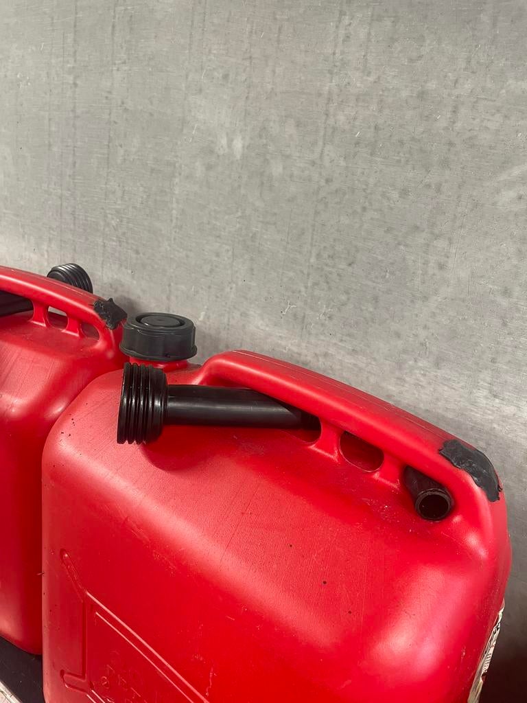 2x bidon 20L, Ophalen, Zo goed als nieuw