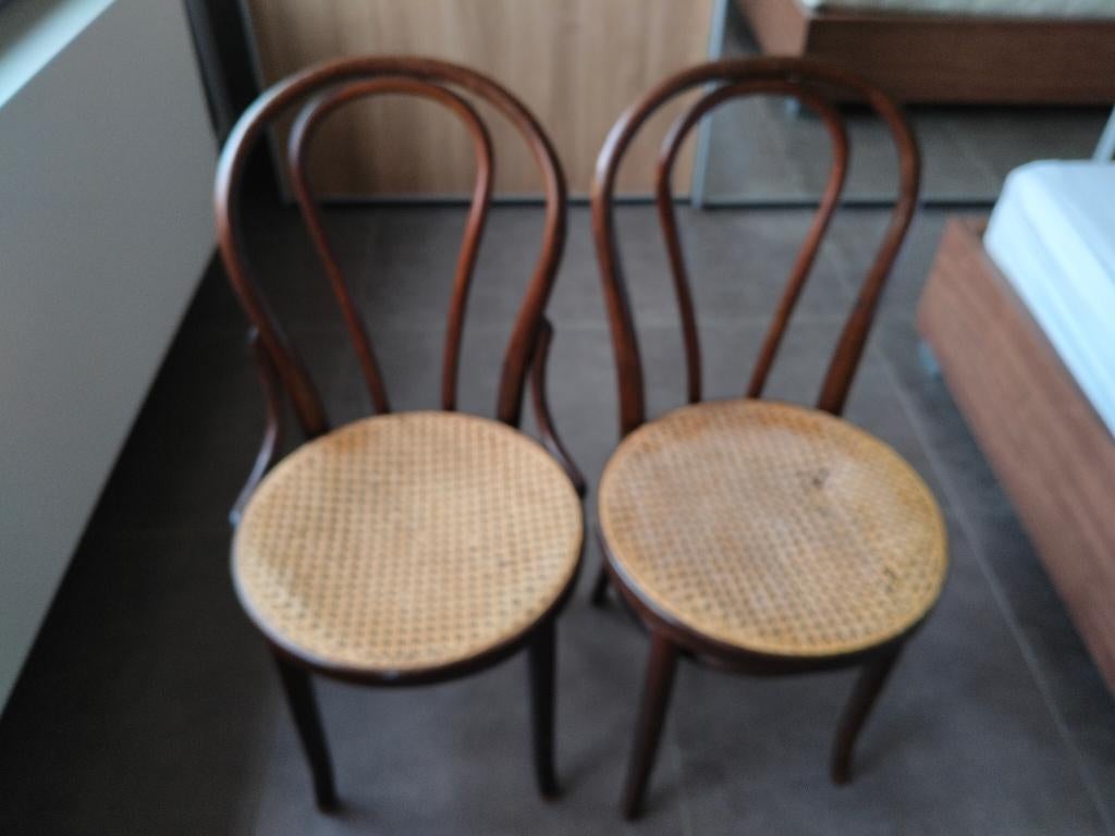 Thonet stoelen, Ophalen