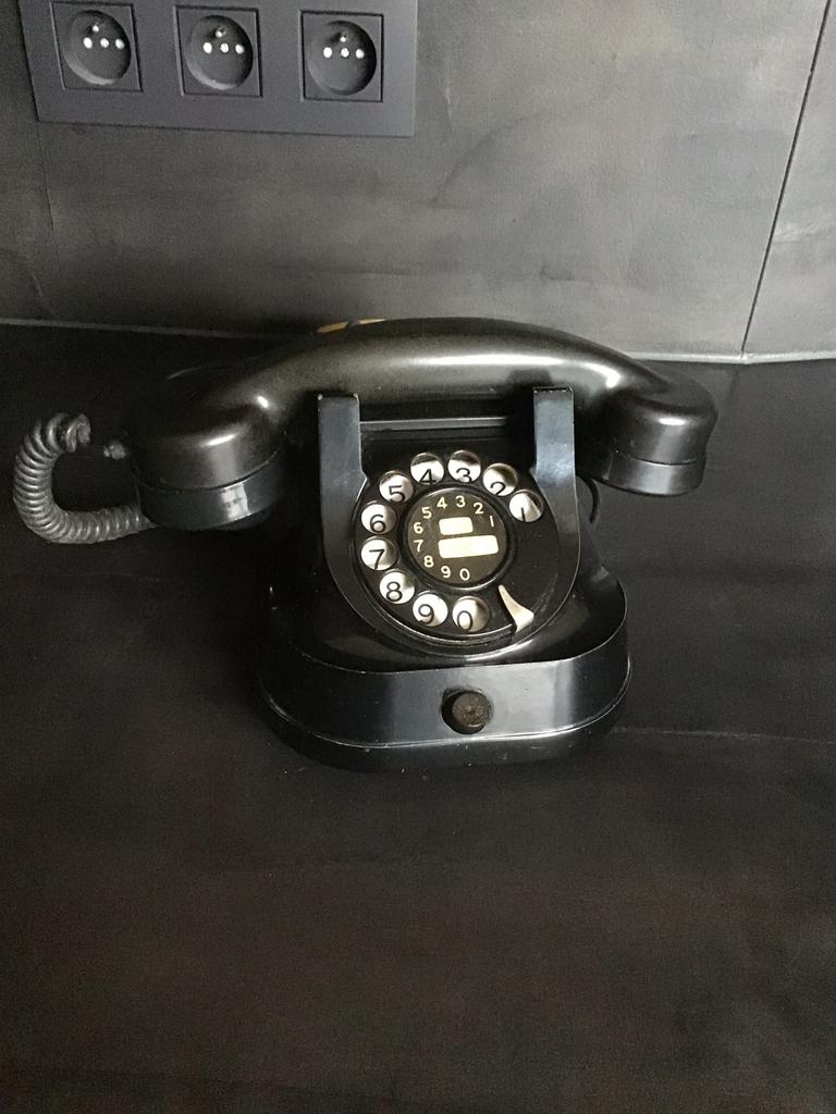 Oude bakelieten telefoon, Antiek en Kunst, Ophalen of Verzenden