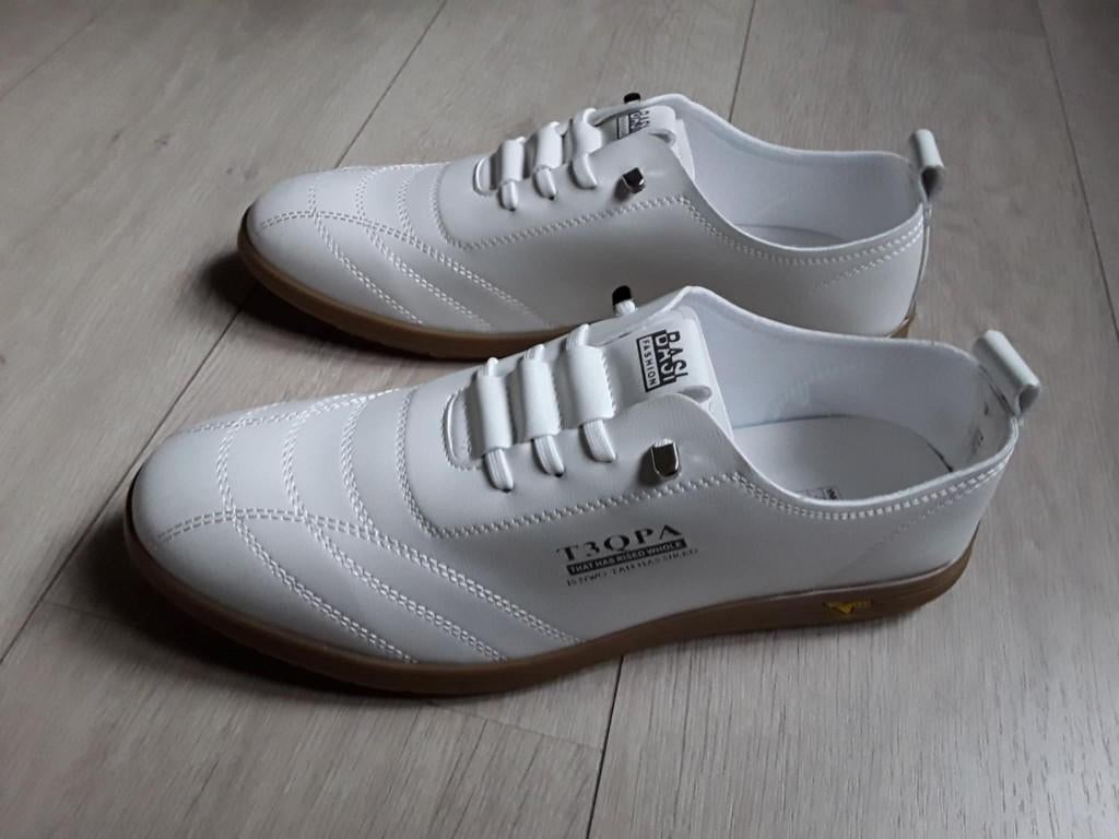 Chaussures blanches type basket - NEUVES, Enlèvement ou Envoi, Neuf, Blanc
