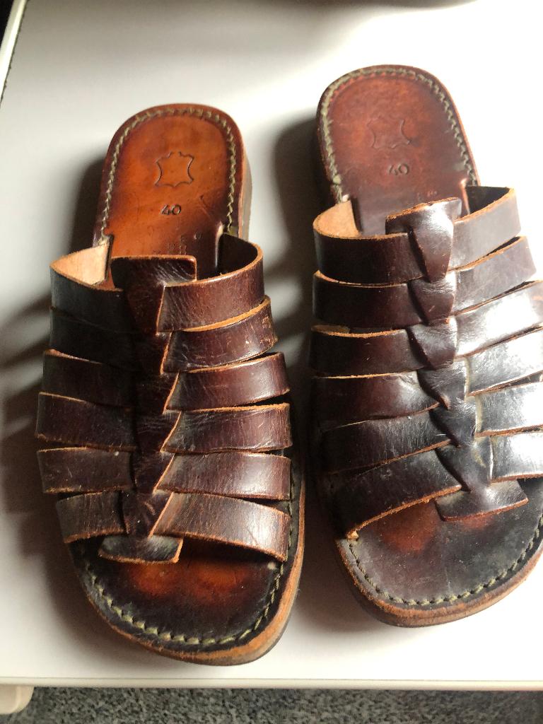 sandales en cuir point 40 tres bon etat, Vêtements | Hommes, Chaussures, Comme neuf, Brun, Enlèvement, Sandales