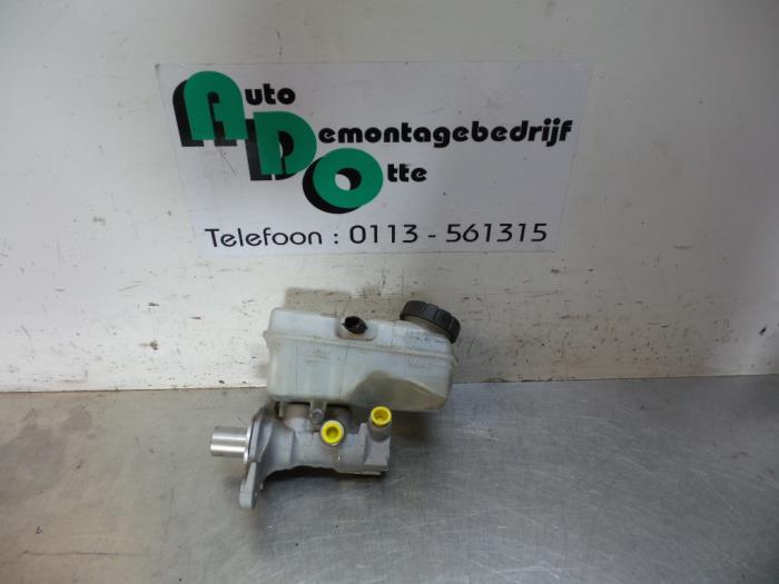 Cylindre de frein principal d'un Renault Clio (Clio 4 12-), Renault, -, 3 mois de garantie, Utilisé